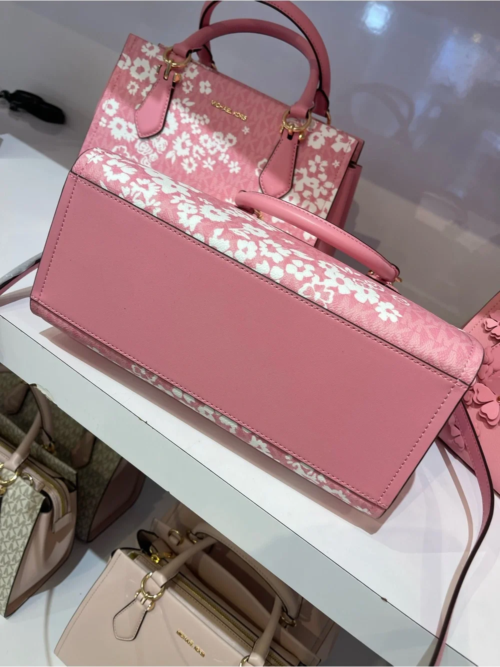 MICHAEL KORS Marilyn Md Printed Signature Logo Satchel Crossbody
Carnation
NWT - Picture 11 of 16